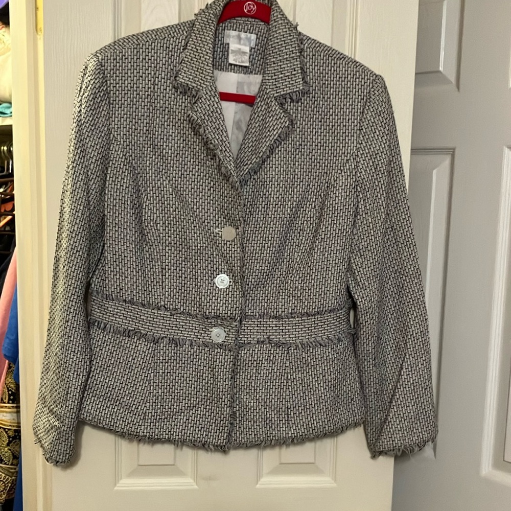 Worthington Classic White Multi Color 3 button Tweed Fringe Hem Lined Blazer.